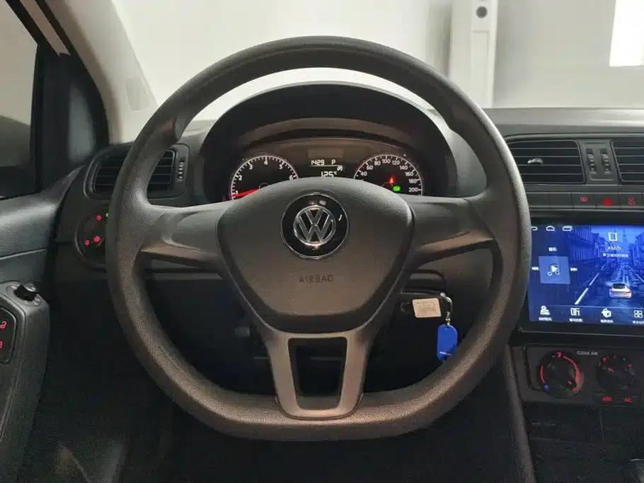 2018 Polo 1.5L Automatic Comfort Edition — миниатюра 15