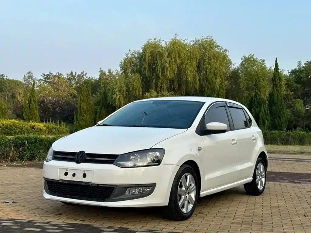 2013 Polo 1.4L Automatic Luxury Edition — миниатюра 1