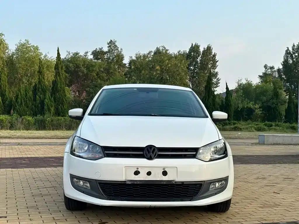 2013 Polo 1.4L Automatic Luxury Edition — миниатюра 2