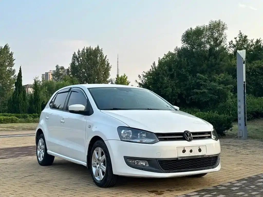 2013 Polo 1.4L Automatic Luxury Edition — миниатюра 3
