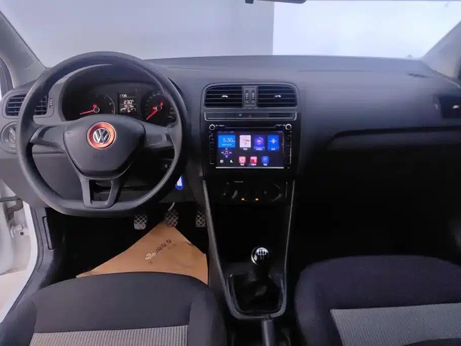 2016 Polo 1.4L Manual Fashion Edition — миниатюра 12