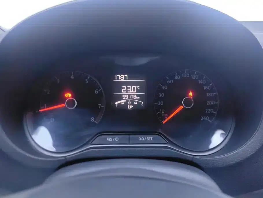 2016 Polo 1.4L Manual Fashion Edition — миниатюра 14