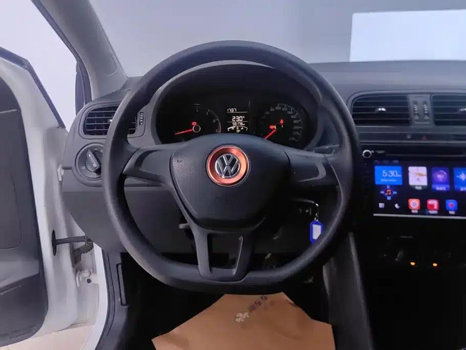 2016 Polo 1.4L Manual Fashion Edition — миниатюра 15