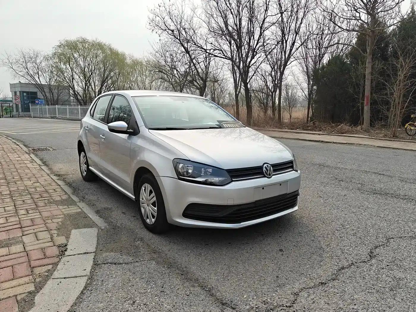 2016 Polo 1.4L Automatic Fashion Edition — миниатюра 3