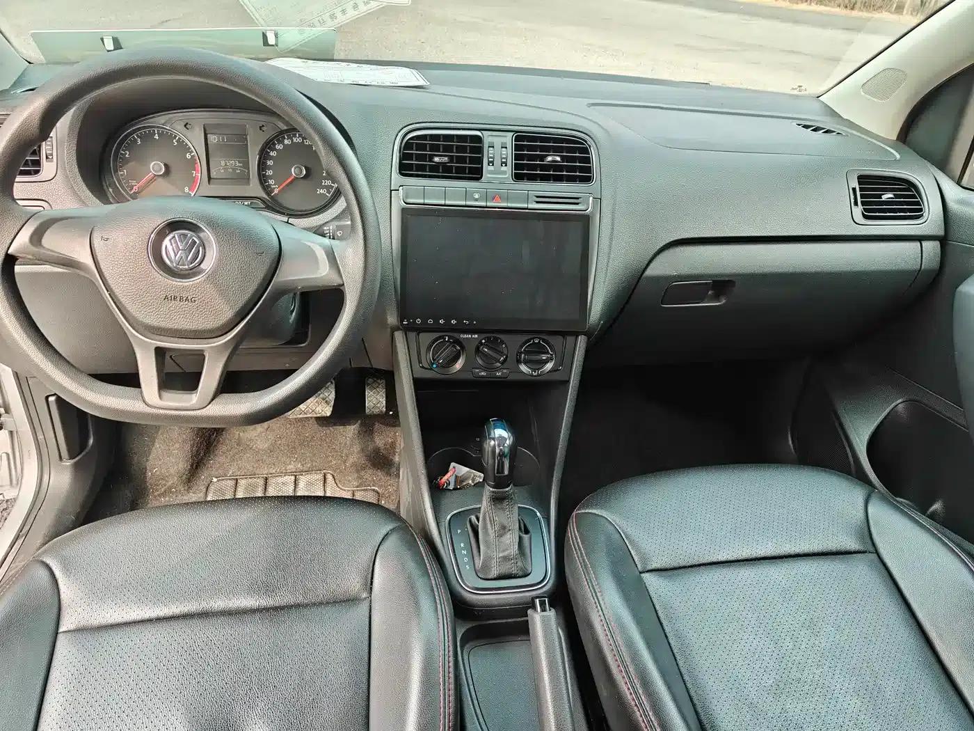 2016 Polo 1.4L Automatic Fashion Edition — миниатюра 4
