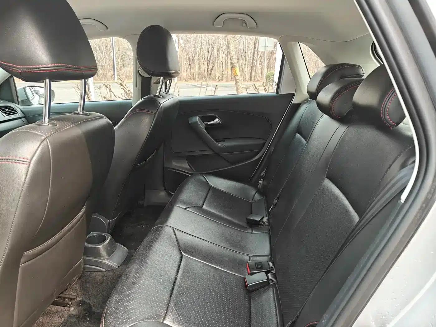 2016 Polo 1.4L Automatic Fashion Edition — миниатюра 6