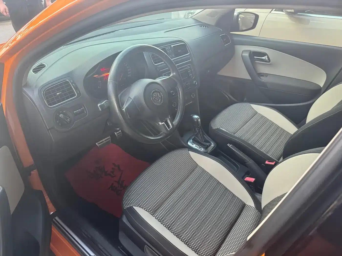 2012 Polo 1.6L Cross Polo AT — миниатюра 4
