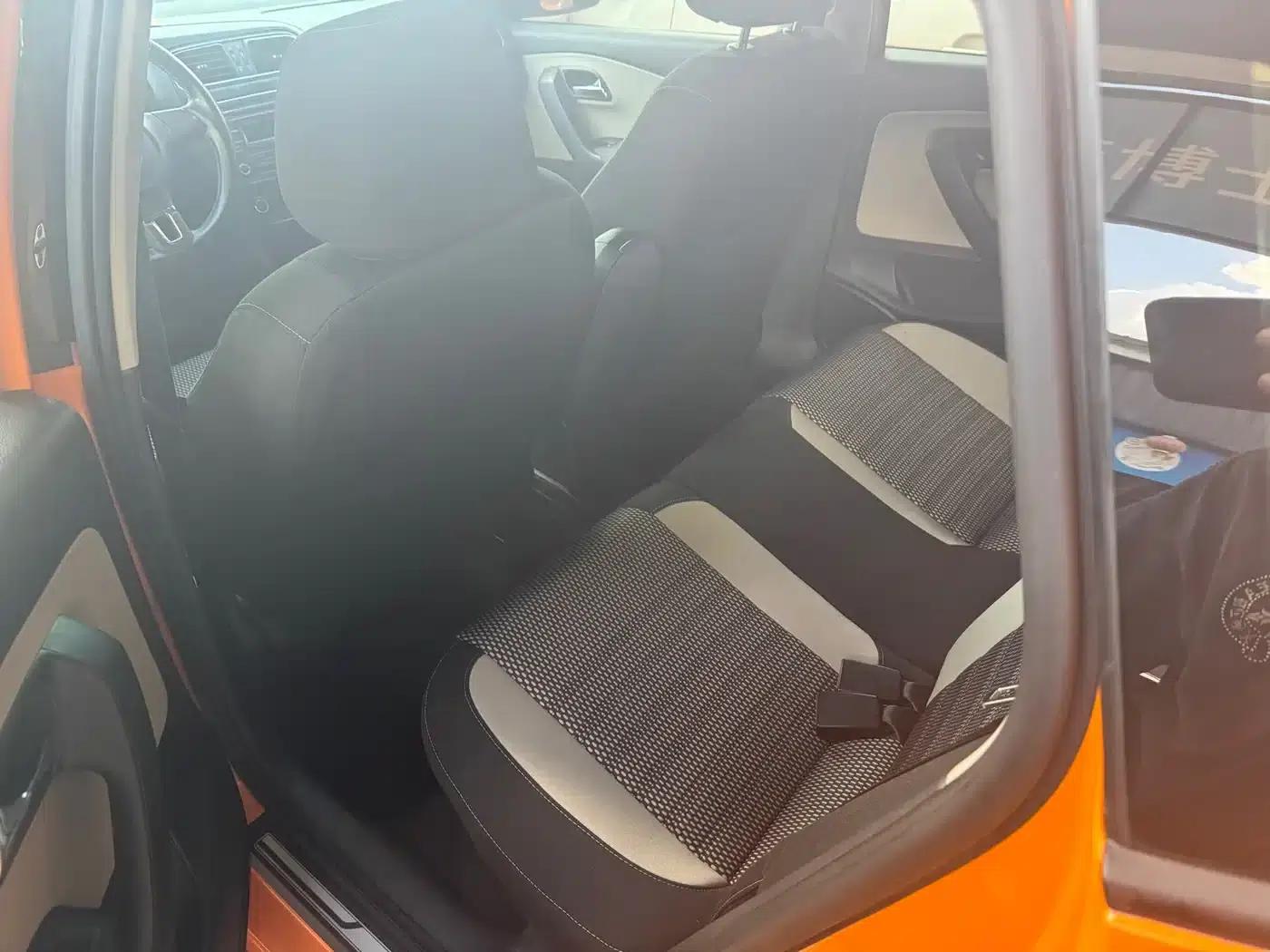 2012 Polo 1.6L Cross Polo AT — миниатюра 6