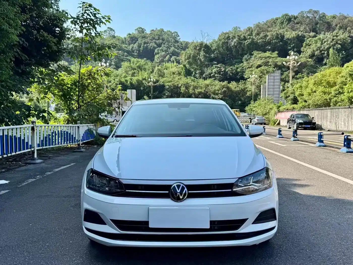 2023 Polo Plus 1.5L Automatic Enjoy Life Edition — миниатюра 2
