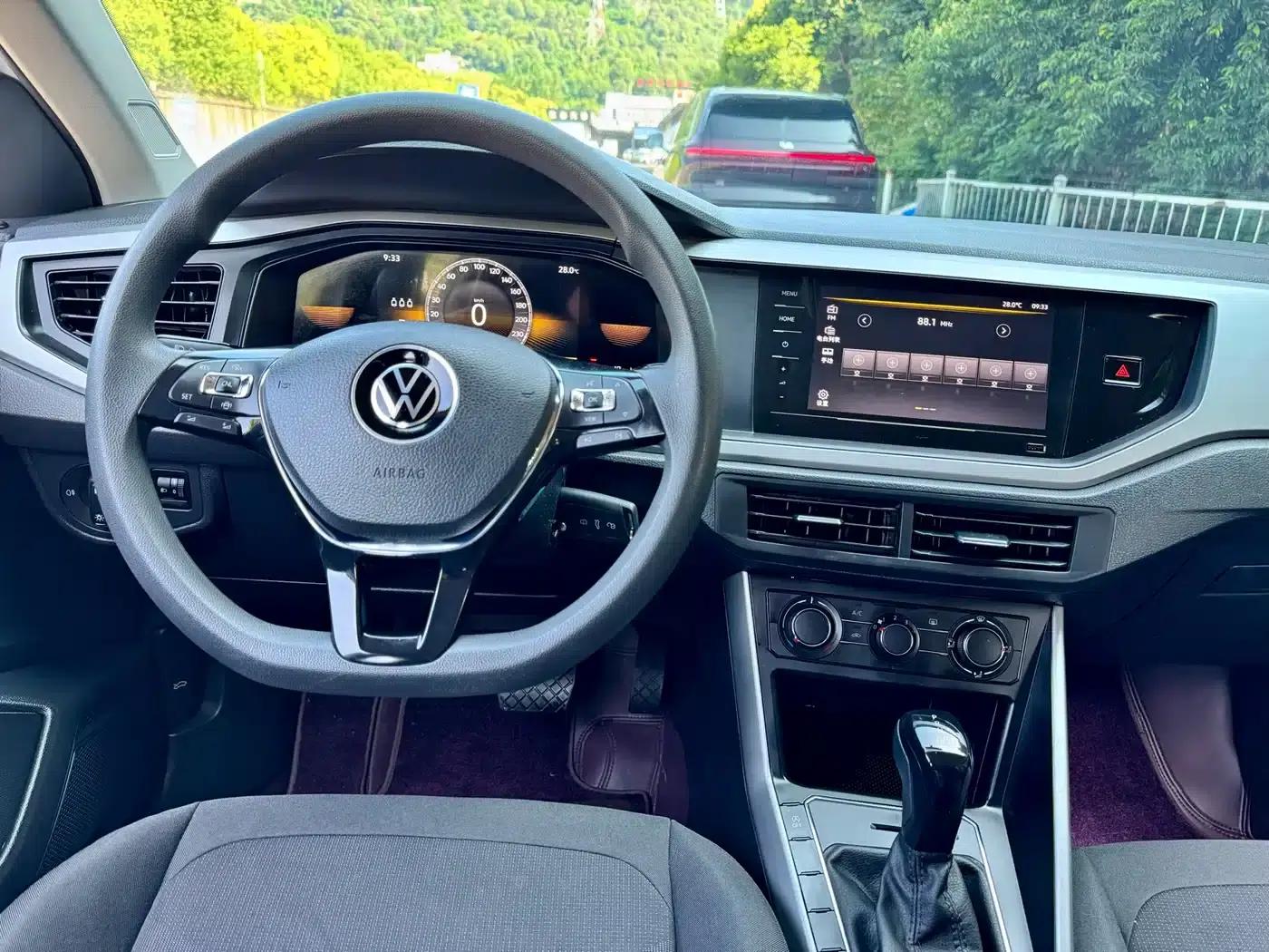 2023 Polo Plus 1.5L Automatic Enjoy Life Edition — миниатюра 11
