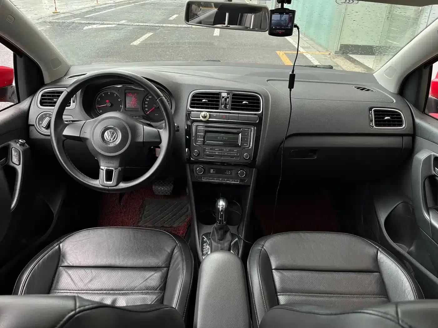 2013 Polo 1.6L Automatic Luxury Edition — миниатюра 14