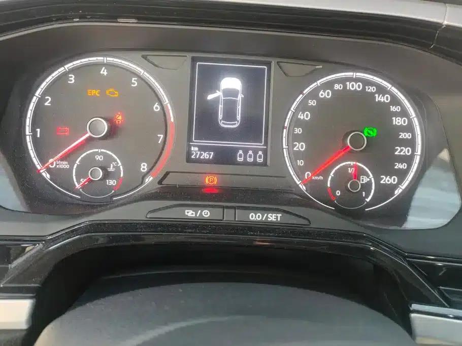 2021 Polo Plus 1.5L Automatic Colorful Technology Edition — миниатюра 14