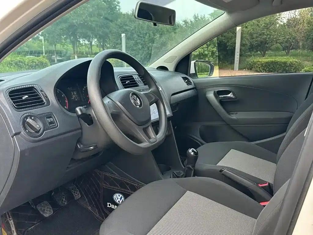2014 Polo 1.4L Manual Fashion Edition — миниатюра 8