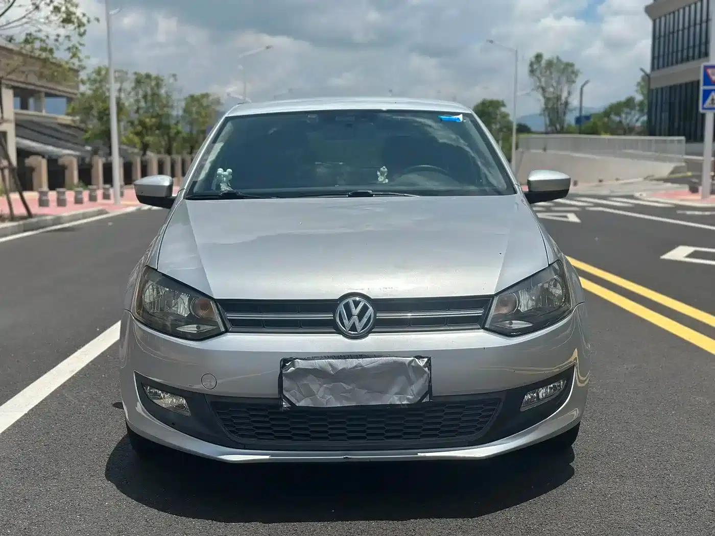 2011 Polo 1.6L Automatic Premium Edition — миниатюра 2