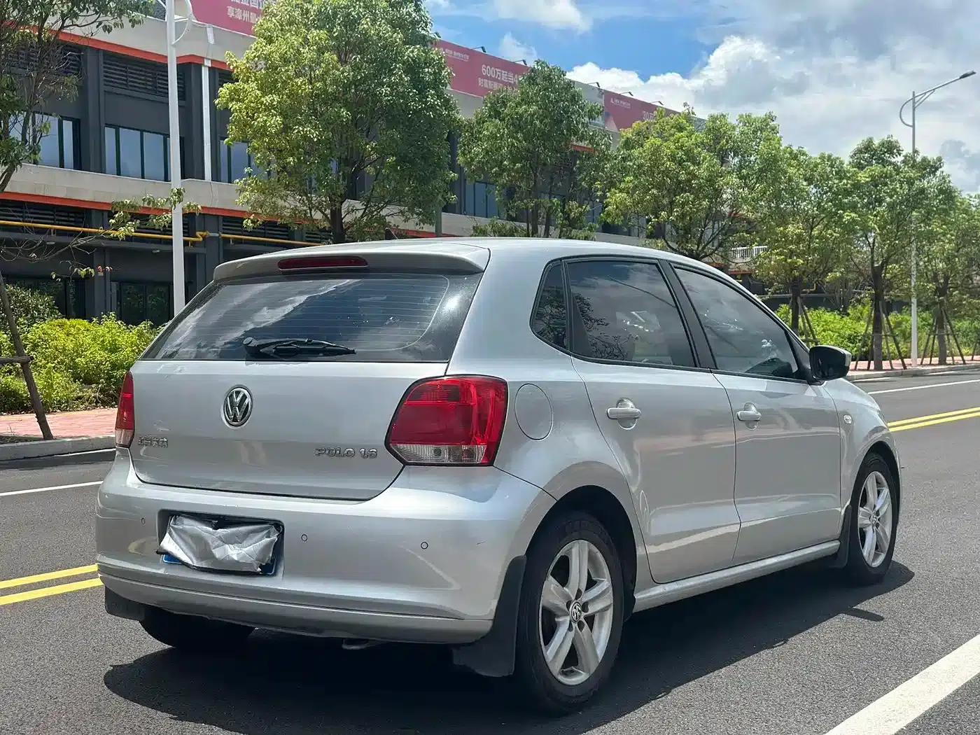 2011 Polo 1.6L Automatic Premium Edition — миниатюра 9