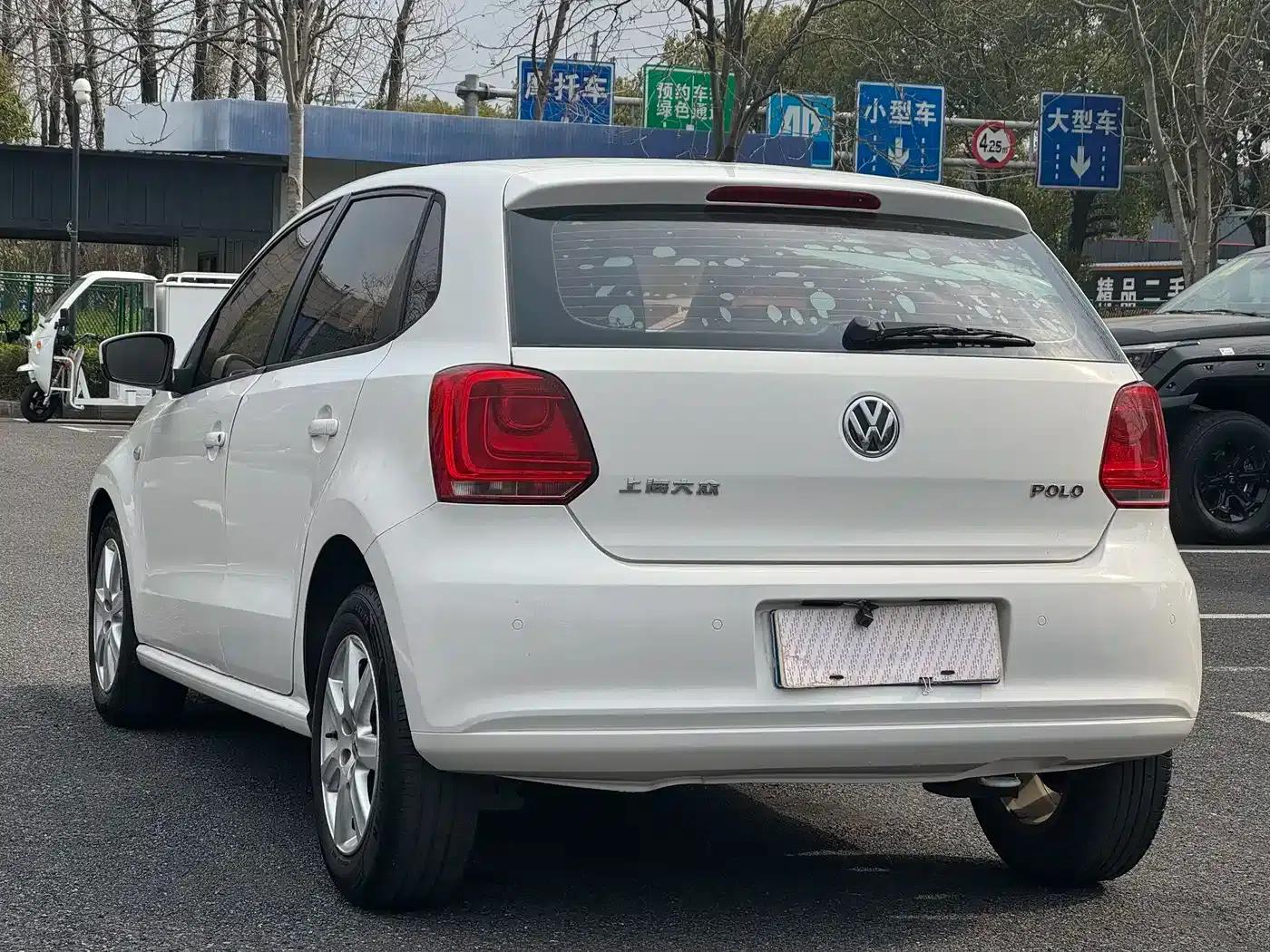 2013 Polo 1.4L Automatic Comfort Edition — миниатюра 3