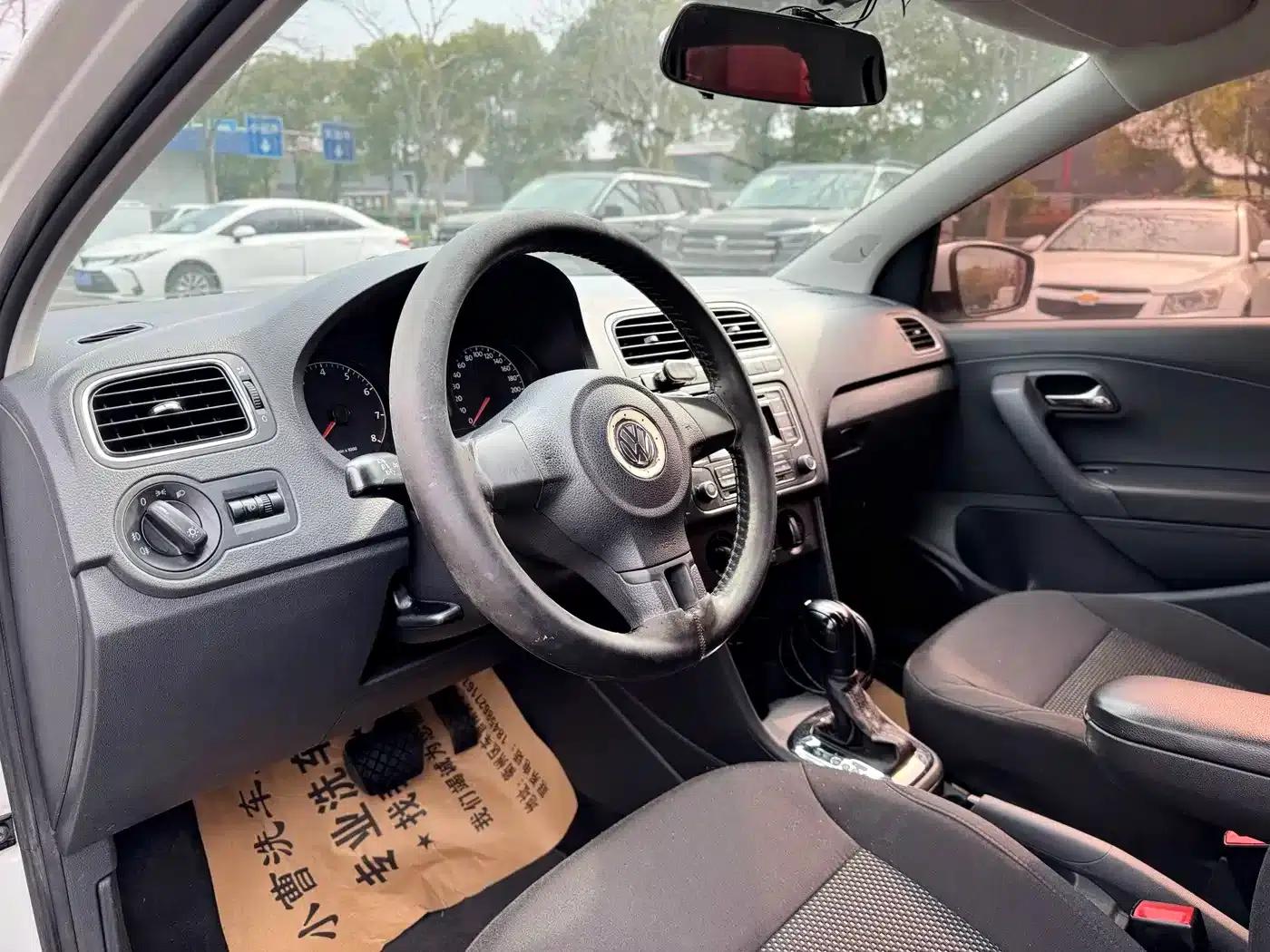 2013 Polo 1.4L Automatic Comfort Edition — миниатюра 5