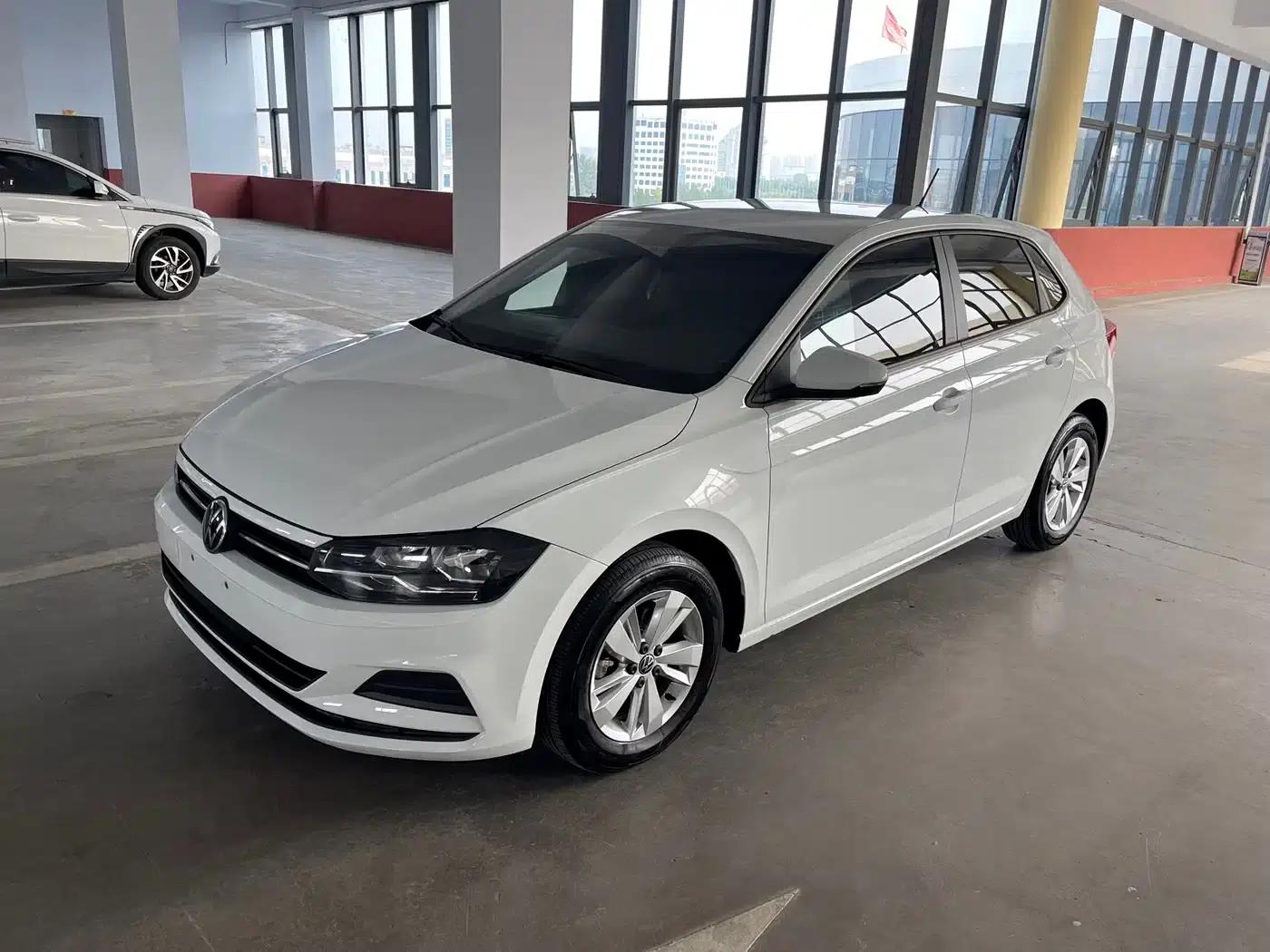 2023 Polo Plus 1.5L Automatic Enjoy Life Edition — миниатюра 1