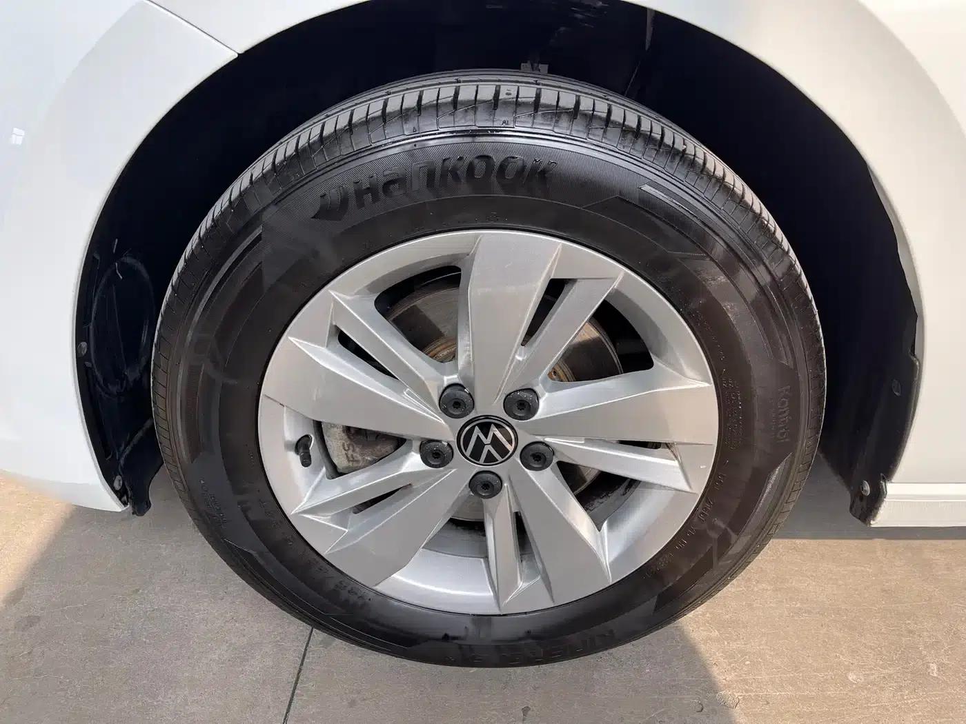 2023 Polo Plus 1.5L Automatic Enjoy Life Edition — миниатюра 4
