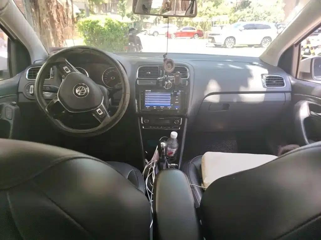 2016 Polo 1.6L Automatic Luxury — миниатюра 6