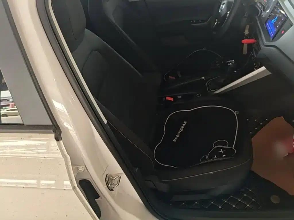 2019 Polo Plus 1.5L Automatic Panoramic Enjoyment Edition — миниатюра 25