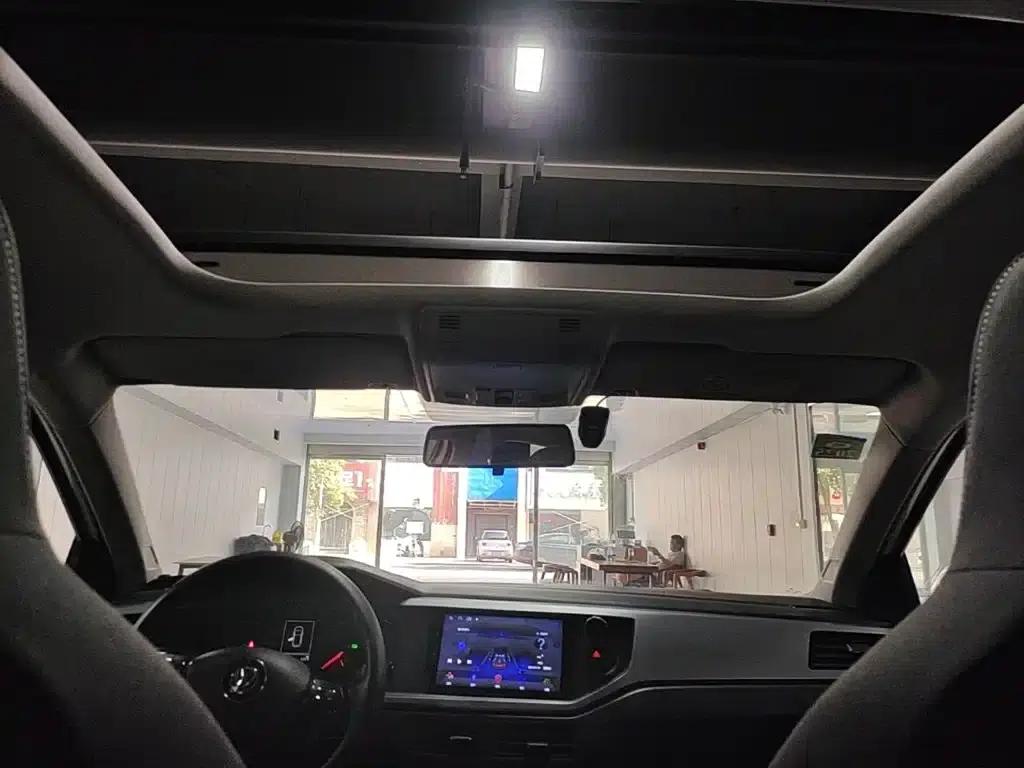 2019 Polo Plus 1.5L Automatic Panoramic Enjoyment Edition — миниатюра 18