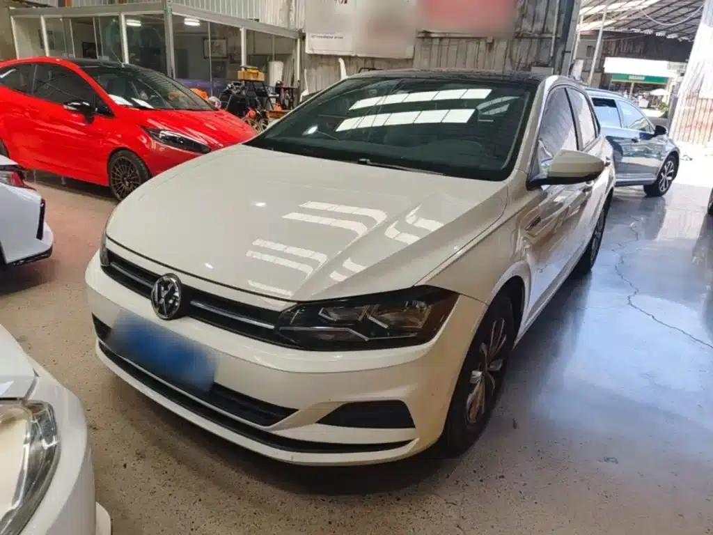 2019 Polo Plus 1.5L Automatic Colorful Technology Edition — миниатюра 2