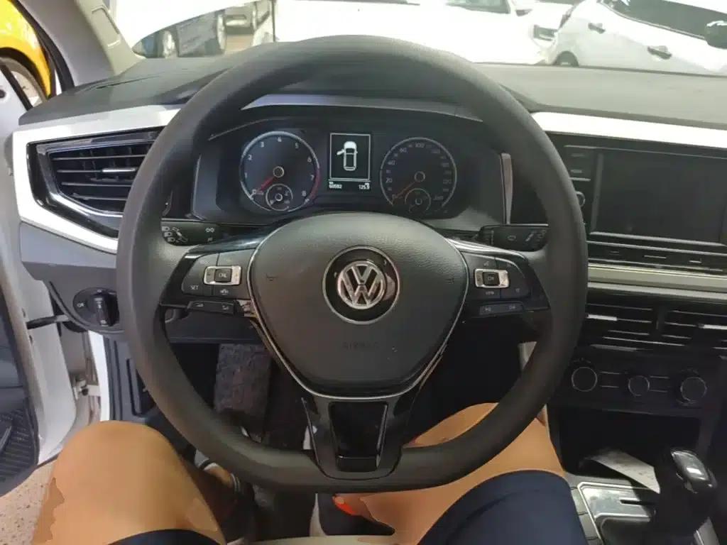 2019 Polo Plus 1.5L Automatic Colorful Technology Edition — миниатюра 11