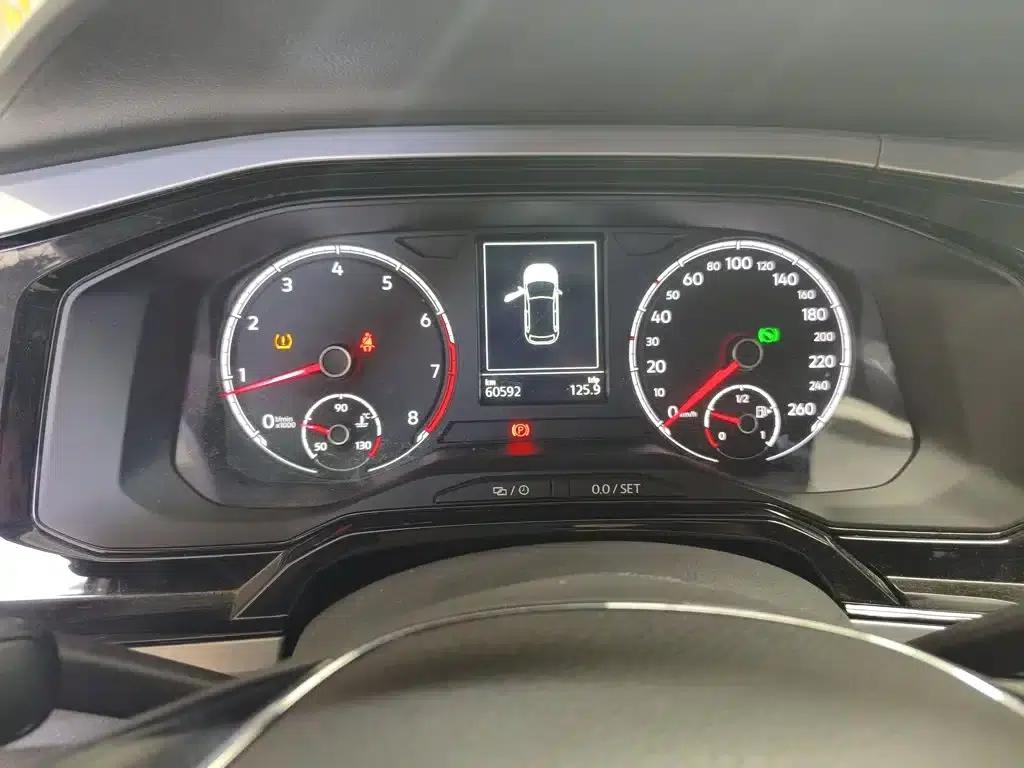 2019 Polo Plus 1.5L Automatic Colorful Technology Edition — миниатюра 12