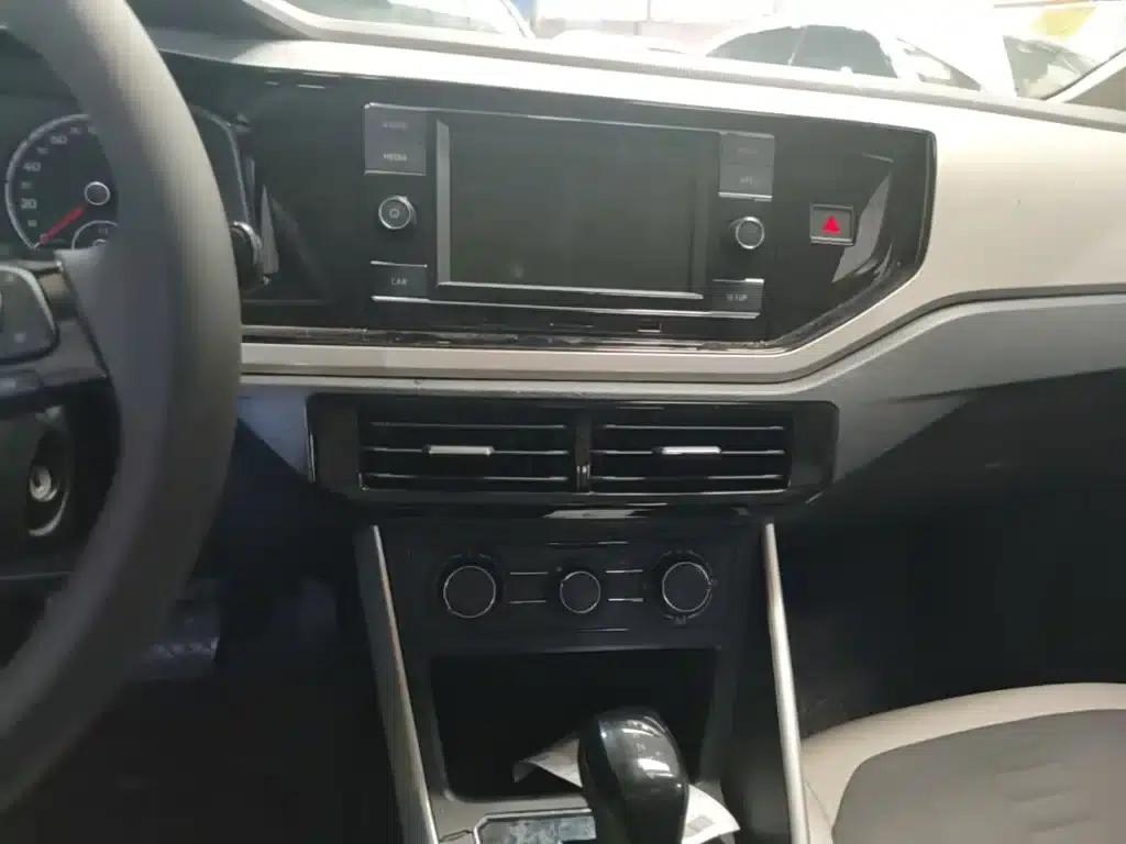 2019 Polo Plus 1.5L Automatic Colorful Technology Edition — миниатюра 13