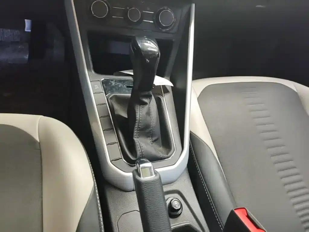 2019 Polo Plus 1.5L Automatic Colorful Technology Edition — миниатюра 14
