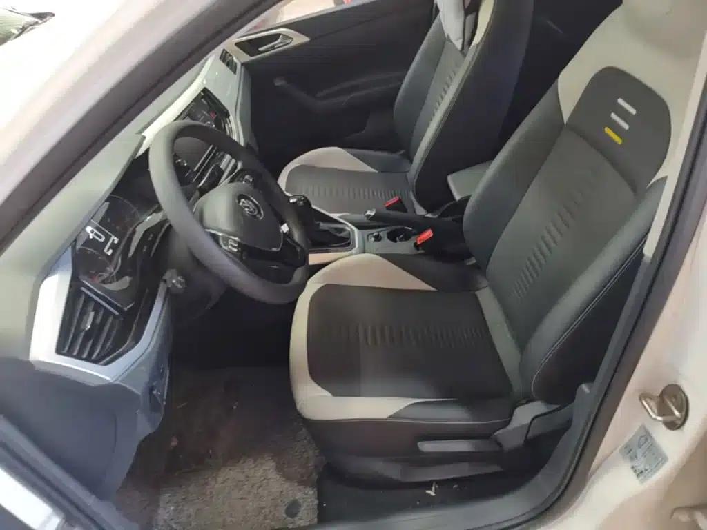 2019 Polo Plus 1.5L Automatic Colorful Technology Edition — миниатюра 15