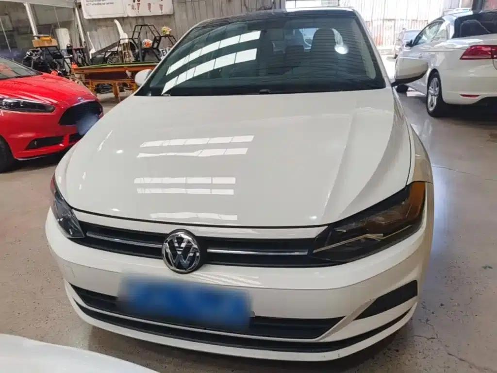 2019 Polo Plus 1.5L Automatic Colorful Technology Edition — миниатюра 3