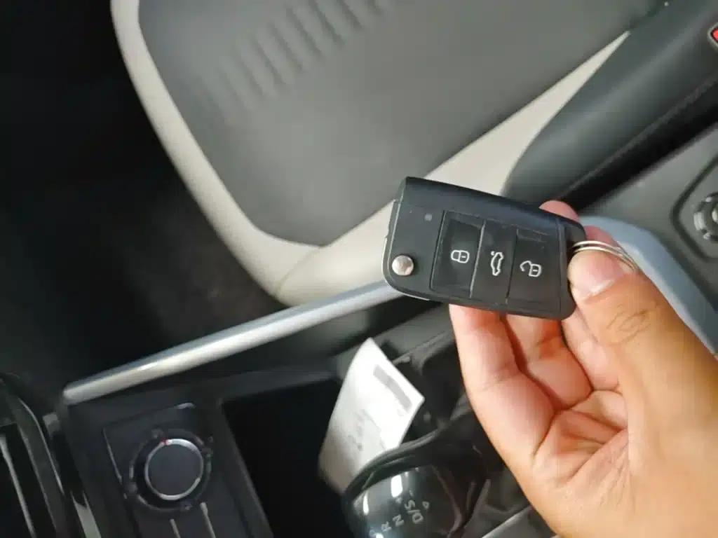 2019 Polo Plus 1.5L Automatic Colorful Technology Edition — миниатюра 9