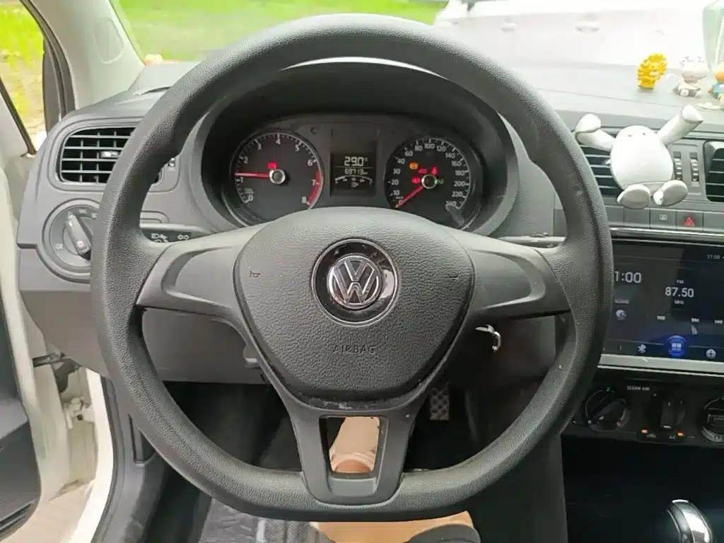 2016 Polo 1.4L Automatic Fashion Edition — миниатюра 11
