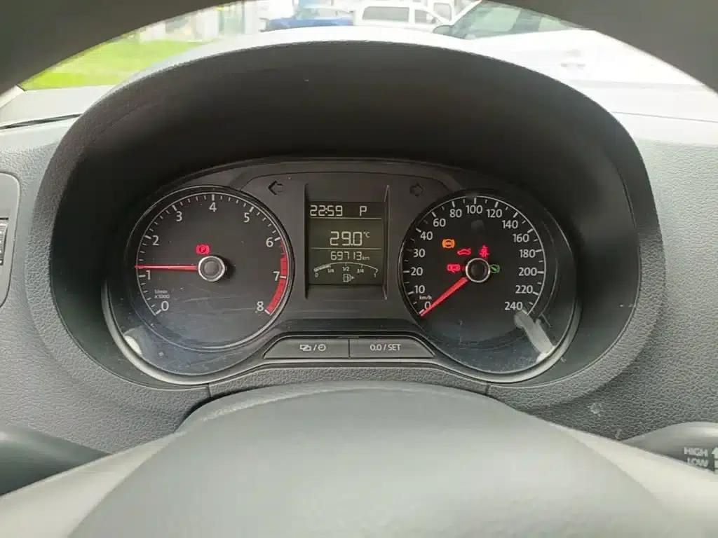 2016 Polo 1.4L Automatic Fashion Edition — миниатюра 12