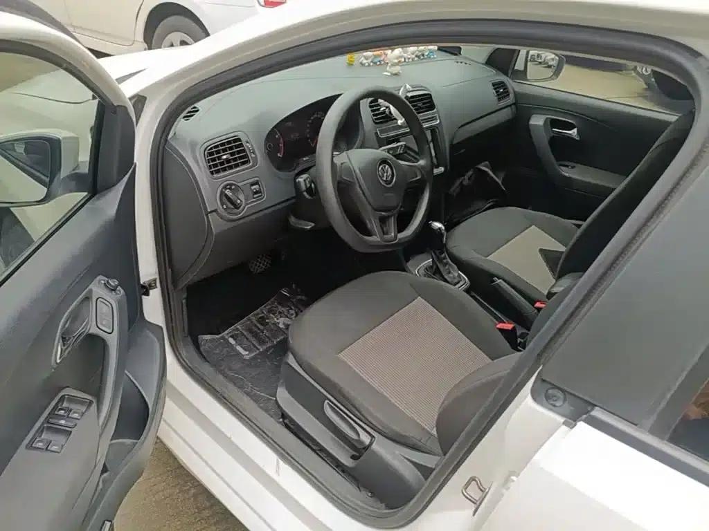 2016 Polo 1.4L Automatic Fashion Edition — миниатюра 16