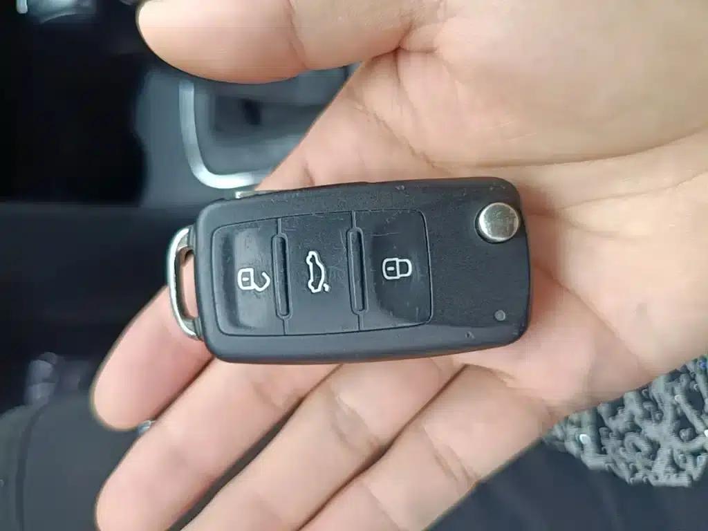 2016 Polo 1.4L Automatic Fashion Edition — миниатюра 9