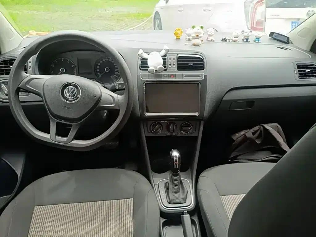 2016 Polo 1.4L Automatic Fashion Edition — миниатюра 10
