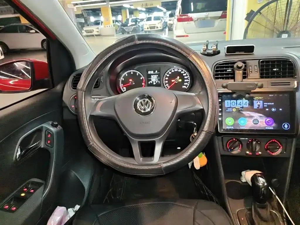2016 Polo 1.4L Automatic Fashion Edition — миниатюра 11