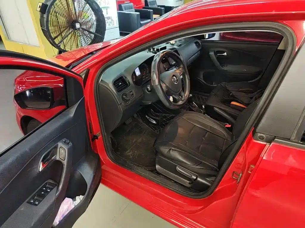 2016 Polo 1.4L Automatic Fashion Edition — миниатюра 16