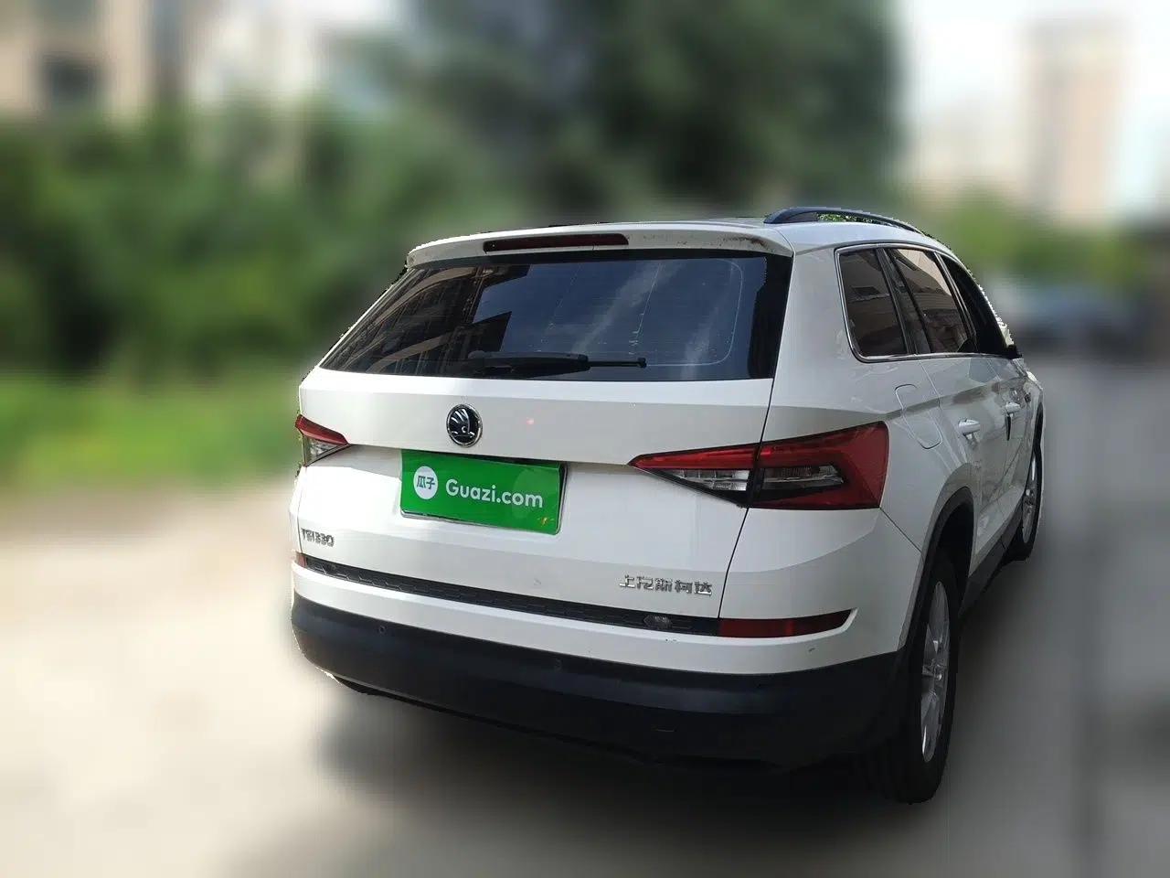 Skoda Kodiaq 2018 Facelifted TSI330 5-Seater Two-Wheel-Drive Standard Edition — миниатюра 6