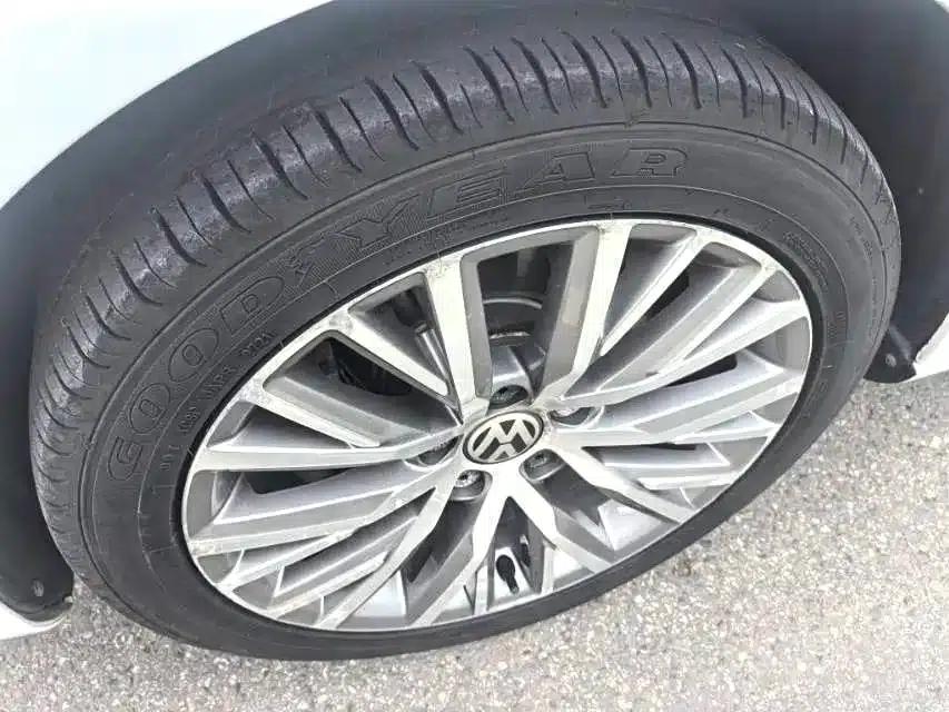 FAW-Volkswagen CC 2016 300TSI 25th Anniversary Edition — миниатюра 17