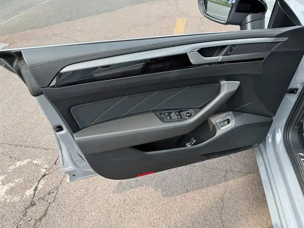 FAW-Volkswagen CC 2024 380TSI Striking Popular Edition — миниатюра 6