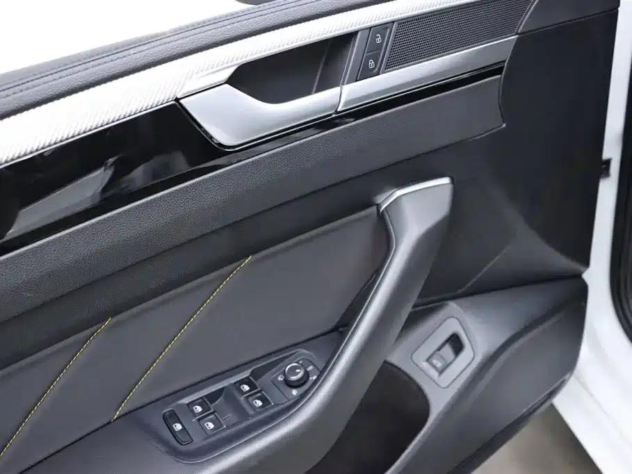 FAW-Volkswagen CC 2021 380TSI Striking Edition — миниатюра 12
