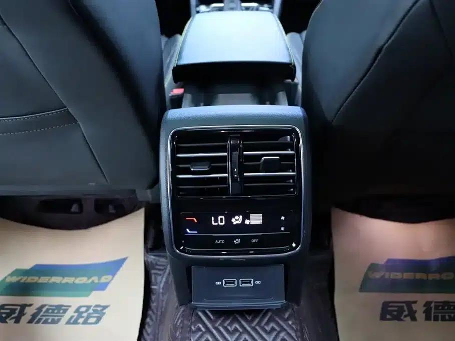 FAW-Volkswagen CC 2021 380TSI Striking Edition — миниатюра 19