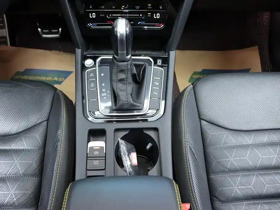 FAW-Volkswagen CC 2021 380TSI Striking Edition — миниатюра 23