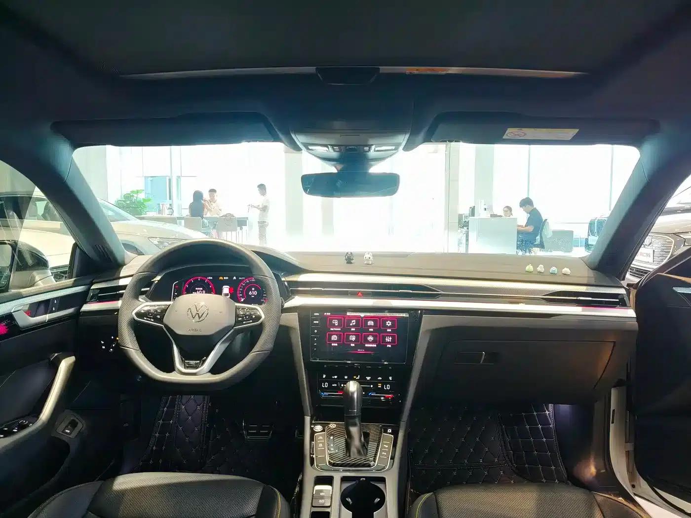 FAW-Volkswagen CC 2025 380TSI Striking Popular Edition — миниатюра 14