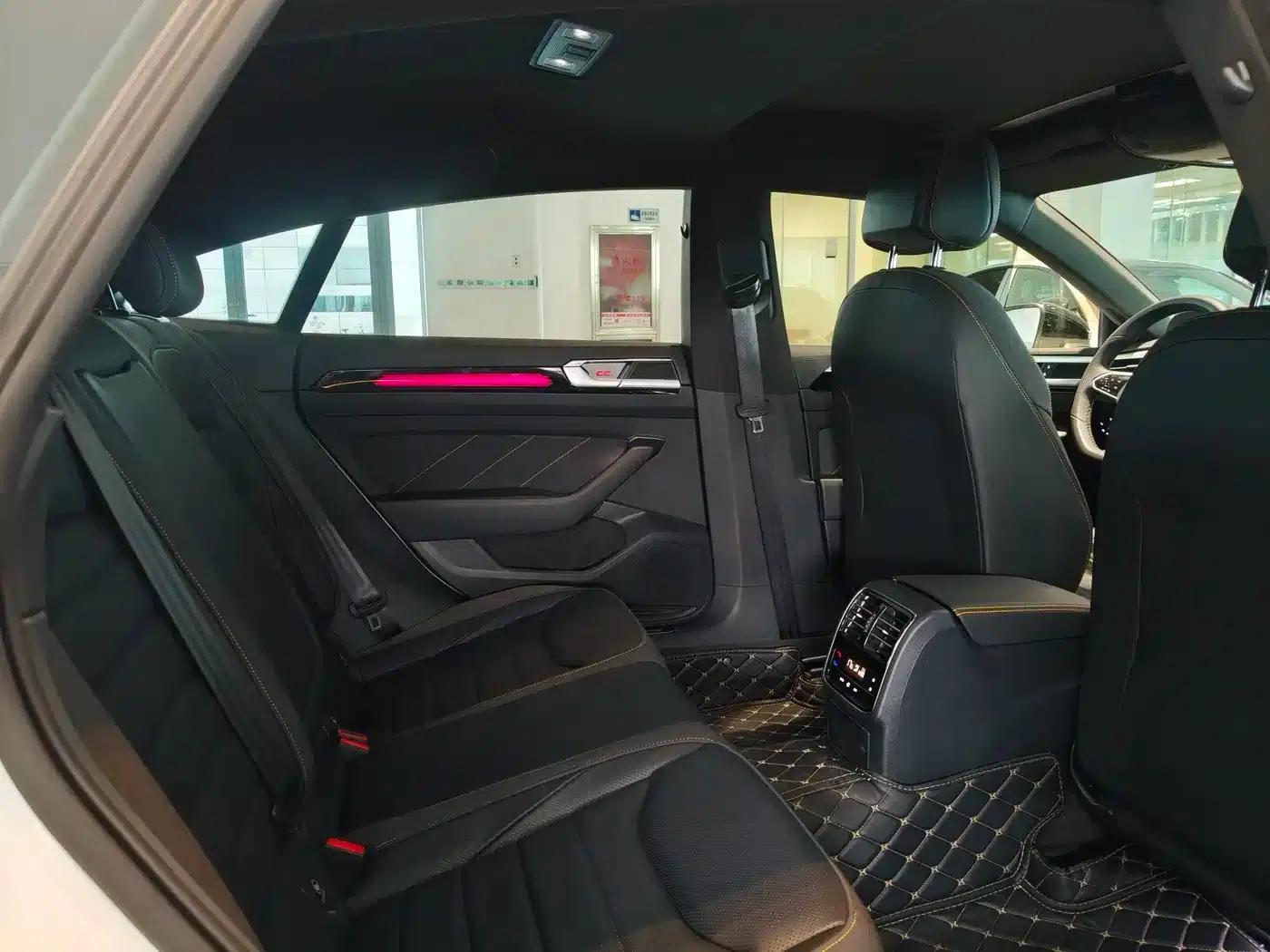 FAW-Volkswagen CC 2025 380TSI Striking Popular Edition — миниатюра 16