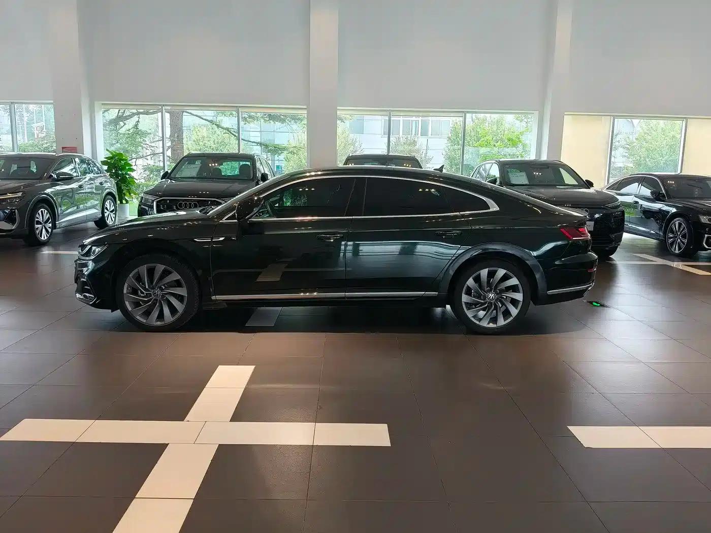 FAW-Volkswagen CC 2025 380TSI Striking Popular Edition — миниатюра 7